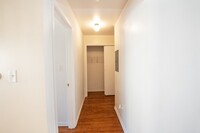 605 N Wolf Rd photo'