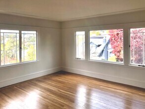 487 Fairbanks Ave in Oakland, CA - Foto de edificio - Building Photo