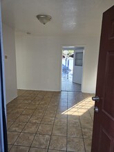 1305 56th St, Unit 1305 in Los Angeles, CA - Building Photo - Building Photo