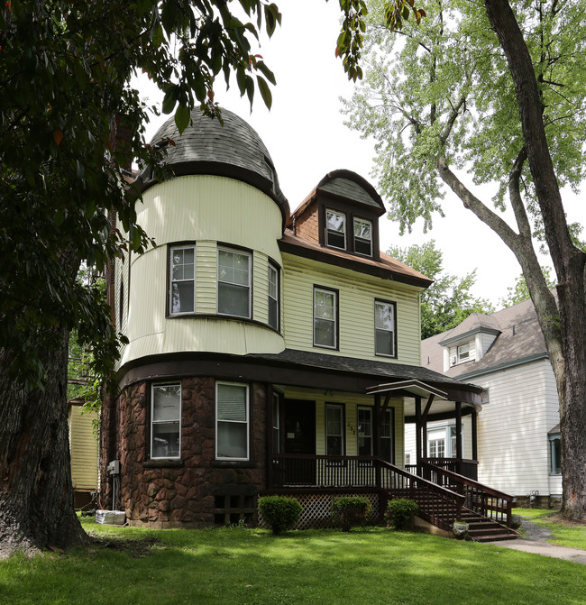 157 S Lake Ave in Albany, NY - Foto de edificio - Building Photo