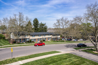 Wildwood Village Apartments in Columbus, OH - Building Photo - Building Photo