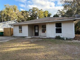 548 E Walts Ave in DeLand, FL - Building Photo