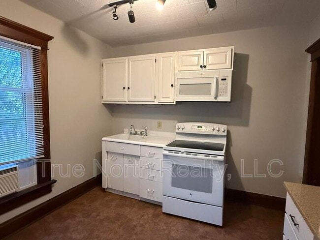 112 W Tompkins St in Columbus, OH - Building Photo - Building Photo