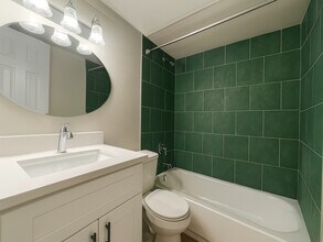 6402 Del Monte Dr in Houston, TX - Building Photo - Building Photo
