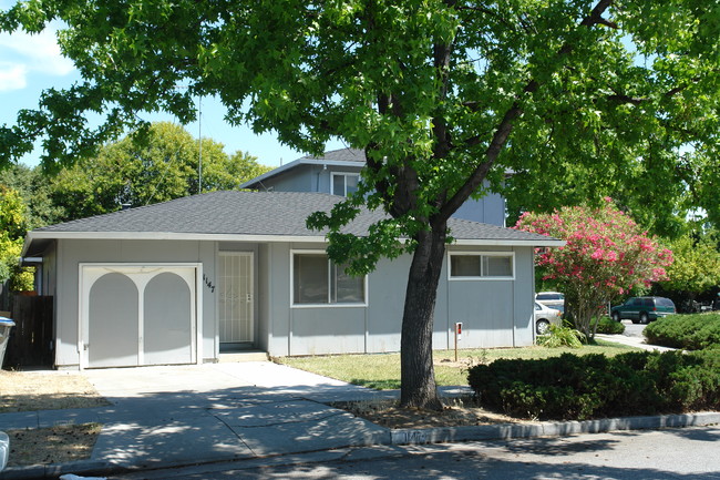 1147 Topaz Ave in San Jose, CA - Building Photo - Building Photo