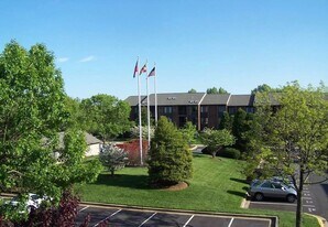 8121 Needwood Rd, Unit T103 in Derwood, MD - Building Photo