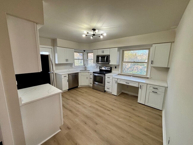 12304 W Cathedral Ave in Wauwatosa, WI - Building Photo - Building Photo