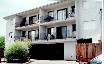 653 Hampshire Ave in Redwood City, CA - Building Photo - Building Photo