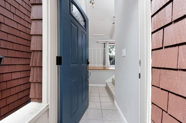 238 Thistle Cir in Martinez, CA - Building Photo - Building Photo