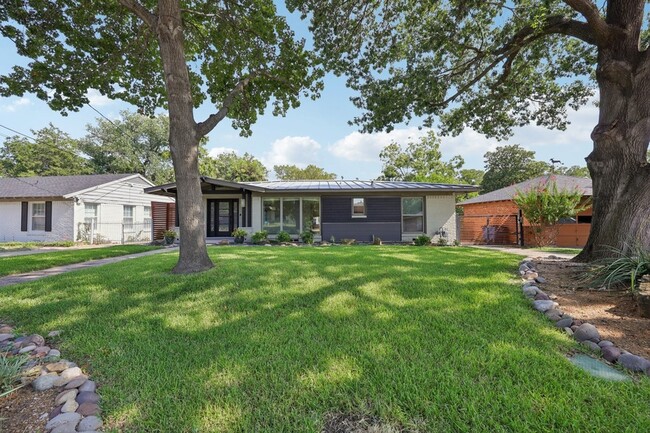 9918 Coldwater Cir in Dallas, TX - Building Photo - Building Photo