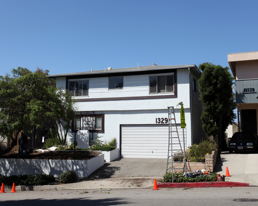 1329 Federal Ave in Los Angeles, CA - Building Photo