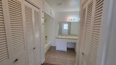 4205 50th St in Lubbock, TX - Building Photo - Building Photo