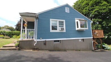 33 Ridgefield St in Meriden, CT - Building Photo - Building Photo
