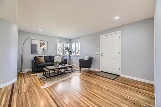 7100 E 5th Ave in Denver, CO - Building Photo - Building Photo