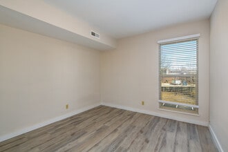 Southfield Apartments in St. Louis, MO - Foto de edificio - Building Photo