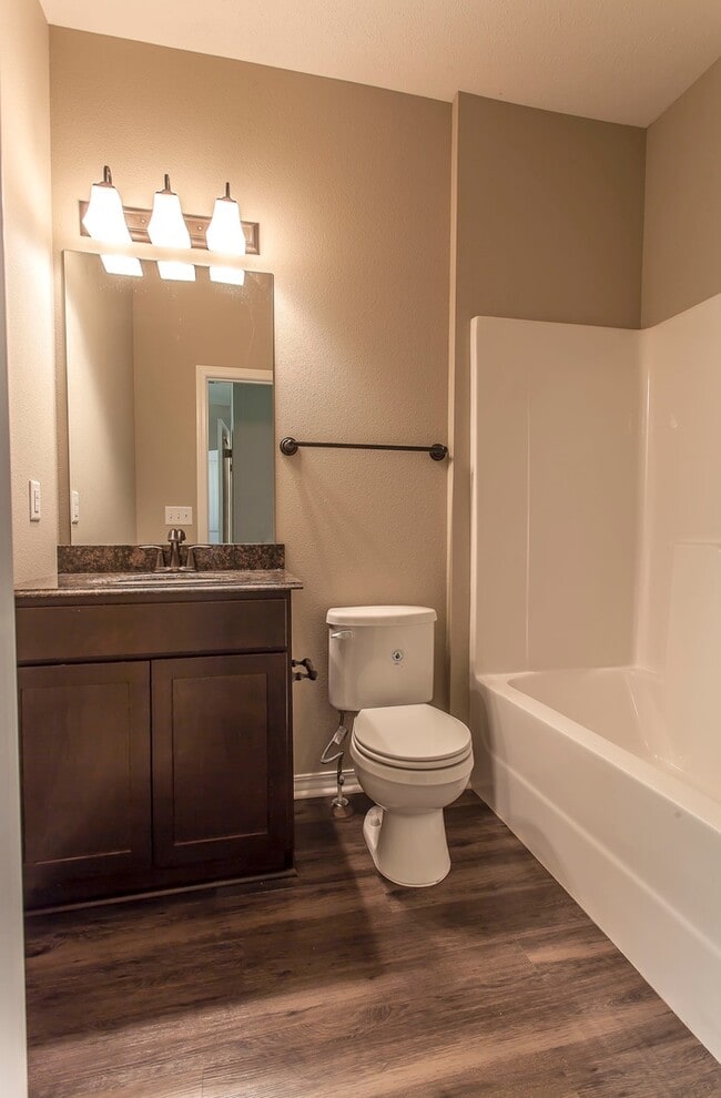 property at 1117 E Loren St