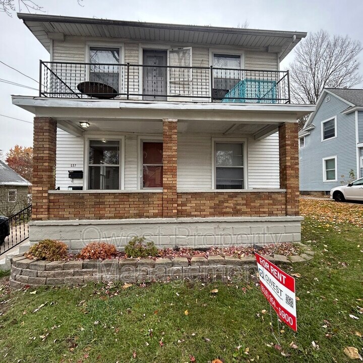 537 Eastern Ave NE in Grand Rapids, MI - Building Photo