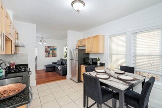 122 Brook Rd in Quincy, MA - Building Photo - Building Photo