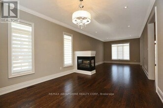 2430 Whistling Springs Crescent in Oakville, ON - Building Photo - Building Photo