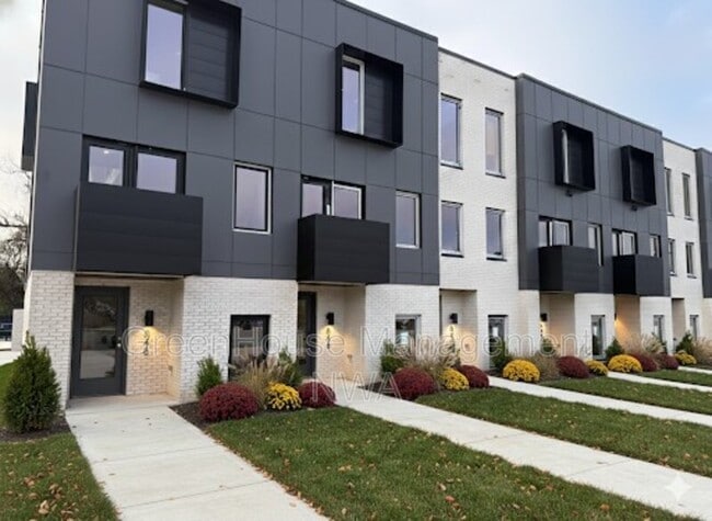 property at 840 SE 8th St