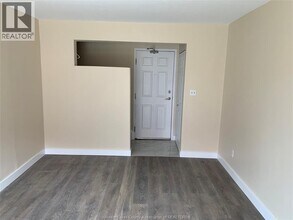 2630 Columbia Ct in Windsor, ON - Building Photo - Building Photo