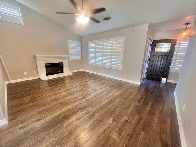 2223 San Luis St in Los Banos, CA - Building Photo - Building Photo