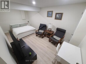 38 Ironshield Crescent in Markham, ON - Building Photo - Building Photo