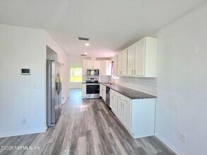 6753 Newgate Cir E in Jacksonville, FL - Building Photo - Building Photo