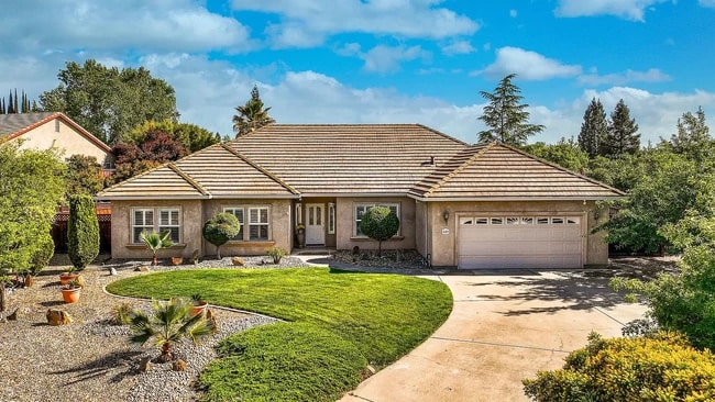 property at 689 Saint Andrews Rd