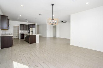 12608 W Gardenia Ave in Glendale, AZ - Building Photo - Building Photo