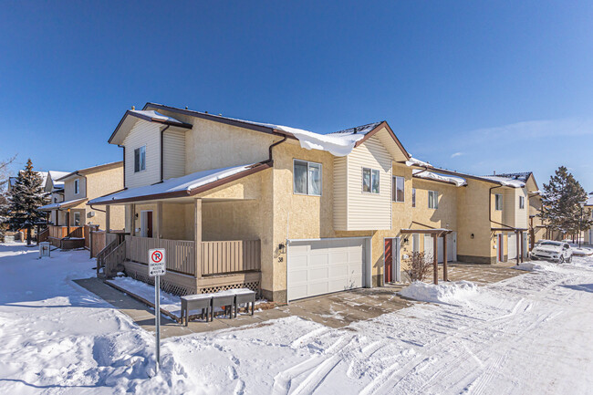 Charleton Place Condominiums in Edmonton, AB - Building Photo - Primary Photo