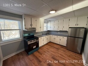 1301 S Main St in Palmer, MA - Building Photo - Building Photo