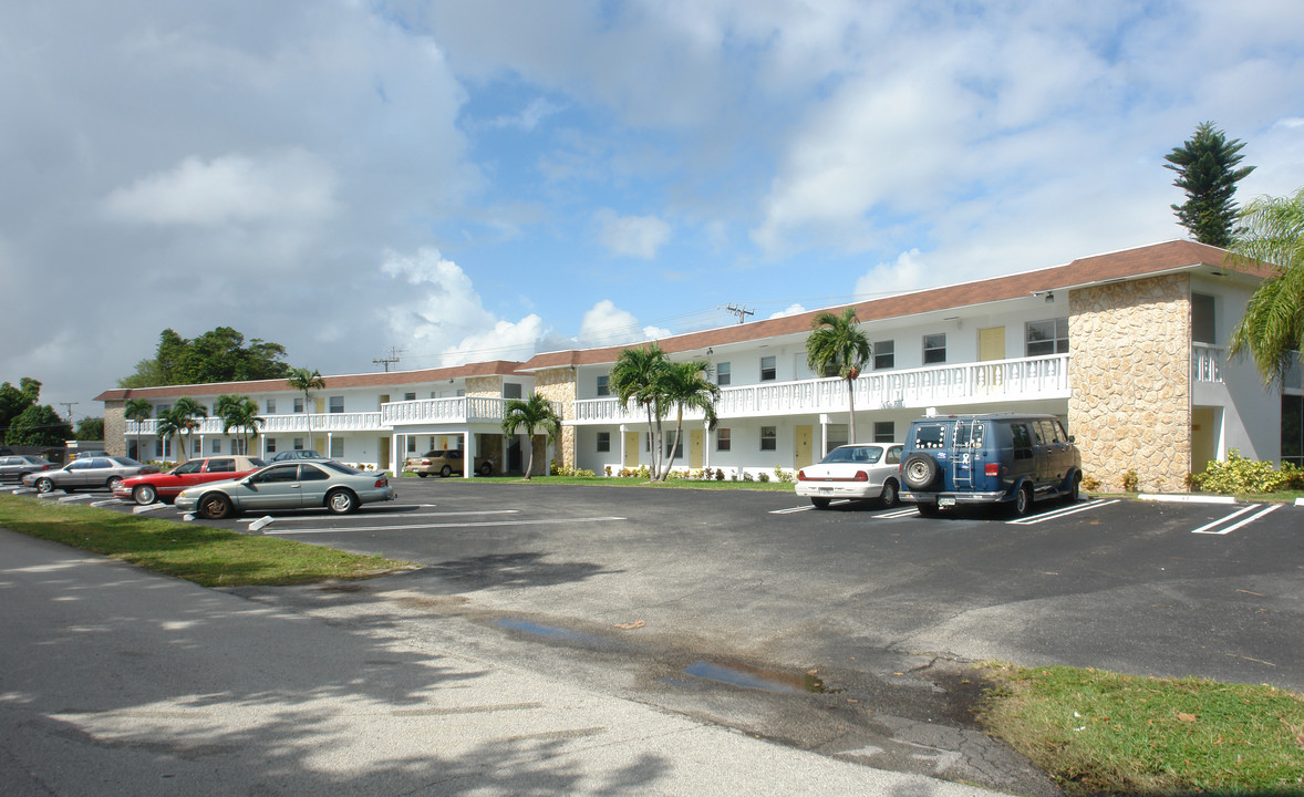 Boynton Beach Villas in Boynton Beach, FL - Building Photo