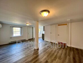 239 Cedar Hill Rd in Asheville, NC - Building Photo - Building Photo