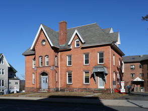 Harrison Place in Meriden, CT - Building Photo - Building Photo