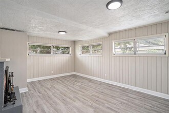 3002 W Marlin Ave in Tampa, FL - Building Photo - Building Photo