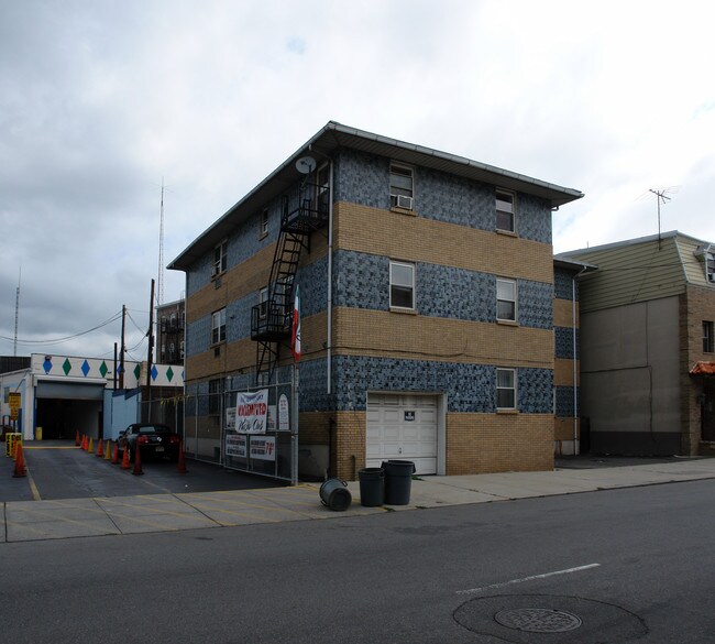 551-553 Market St in Newark, NJ - Building Photo - Building Photo