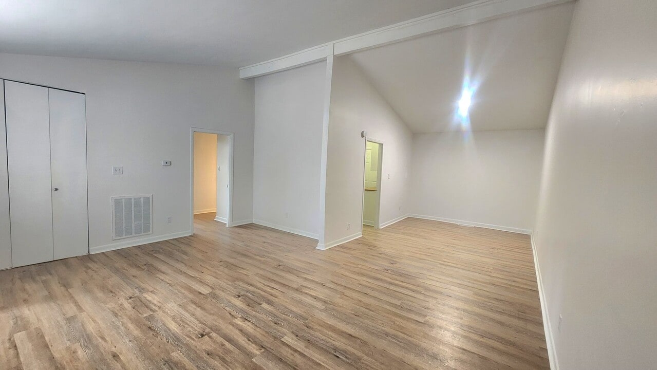 250 Ridgewood Ave in Macon, GA - Building Photo