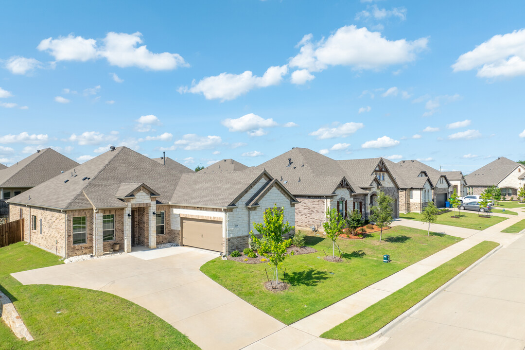 Sheppard's Place in Waxahachie, TX - Building Photo