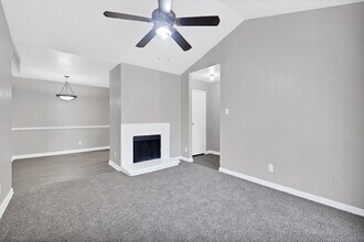 Estates at Westchase in Houston, TX - Building Photo - Interior Photo