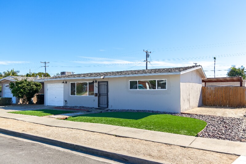 3481 Idlewild Way in San Diego, CA - Building Photo