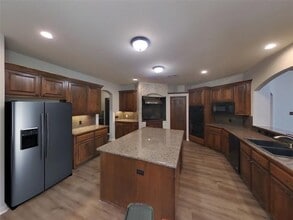 10601 Waterview Pkwy in Rowlett, TX - Building Photo - Building Photo