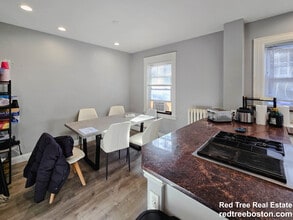 235 Chestnut Hill Ave, Unit 1 in Boston, MA - Foto de edificio - Building Photo