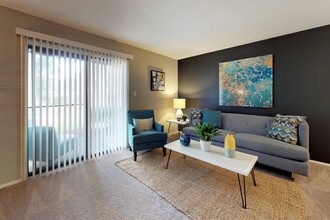 Summerville Station in Summerville, SC - Foto de edificio - Interior Photo