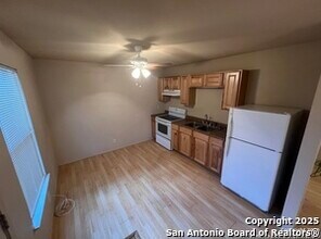 131 Howard Ln in Bandera, TX - Building Photo - Building Photo