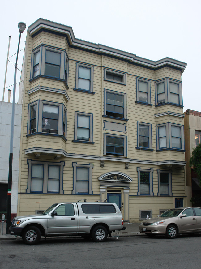 545-555 Green St