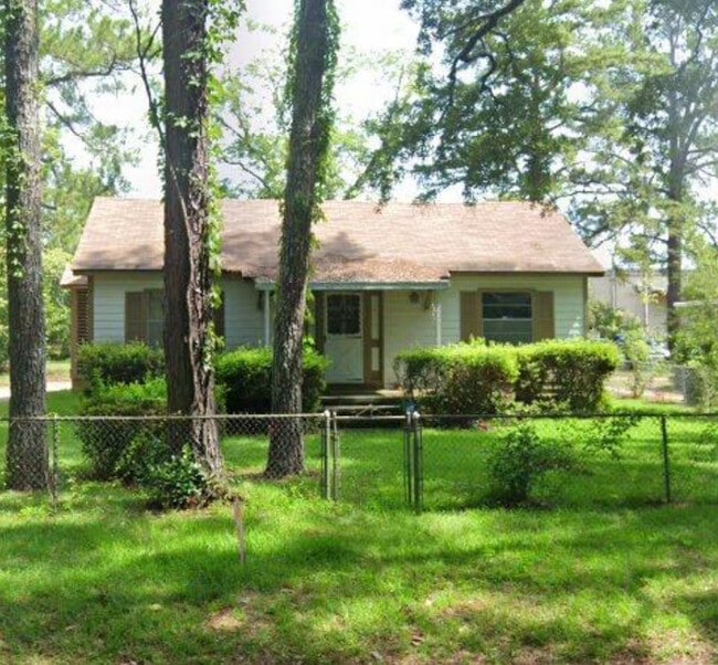 1415 W Highland Ave in Albany, GA - Building Photo - Building Photo