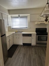 25332 Shiawassee Cir in Southfield, MI - Building Photo - Building Photo
