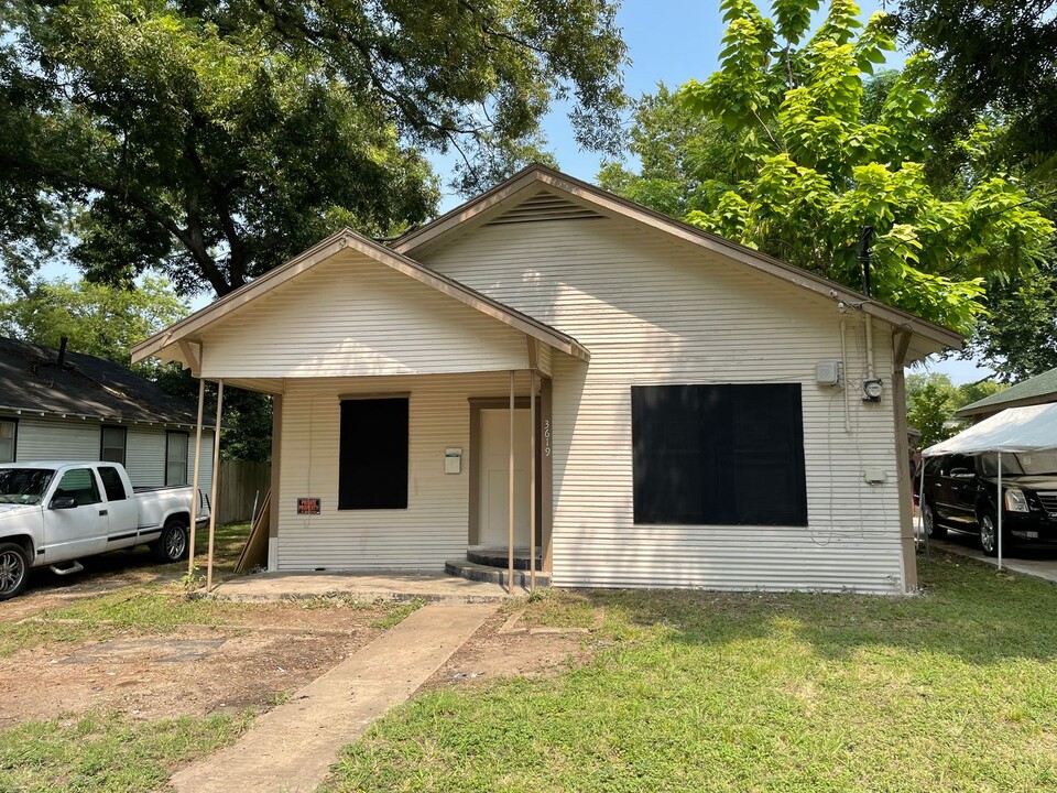 3619 Penelope St in Dallas, TX - Building Photo