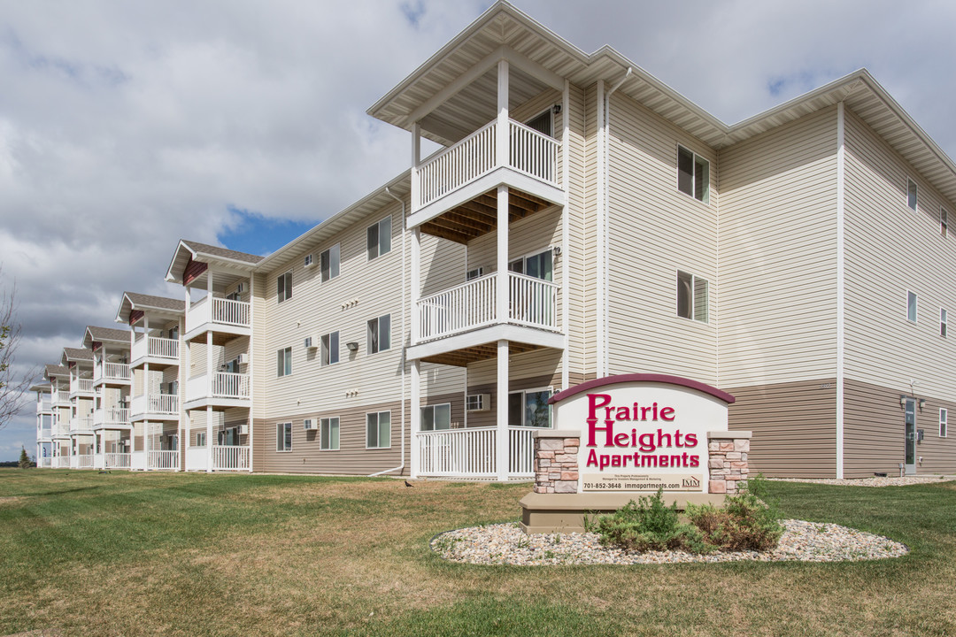 Prairie Heights Apartments in Minot, ND - Foto de edificio